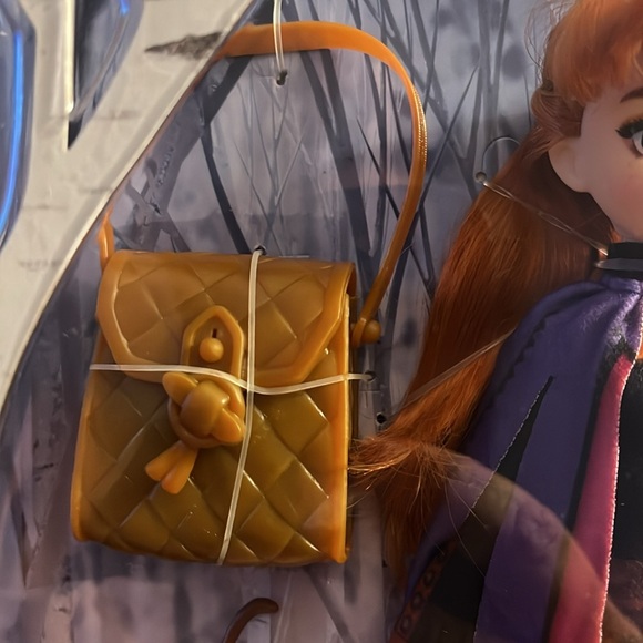 Disney Frozen II Anna & Olaf Doll Set - Red and Black - Picture 4 of 7